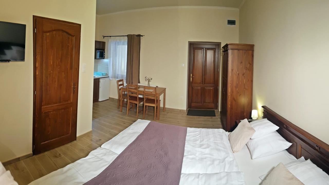 Toscana Apartman Gyula Exterior foto